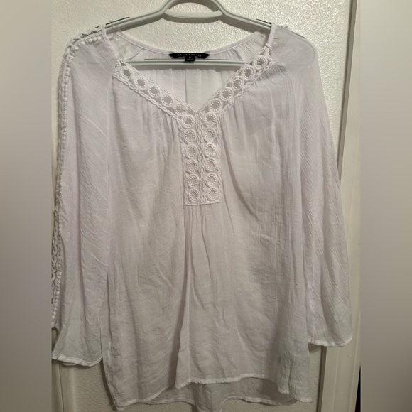 Zac & Rachel Tops - Zac & Rachel top with bell sleeves M